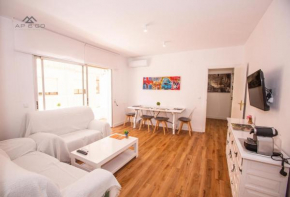 White Apartment Great Location Almunecar